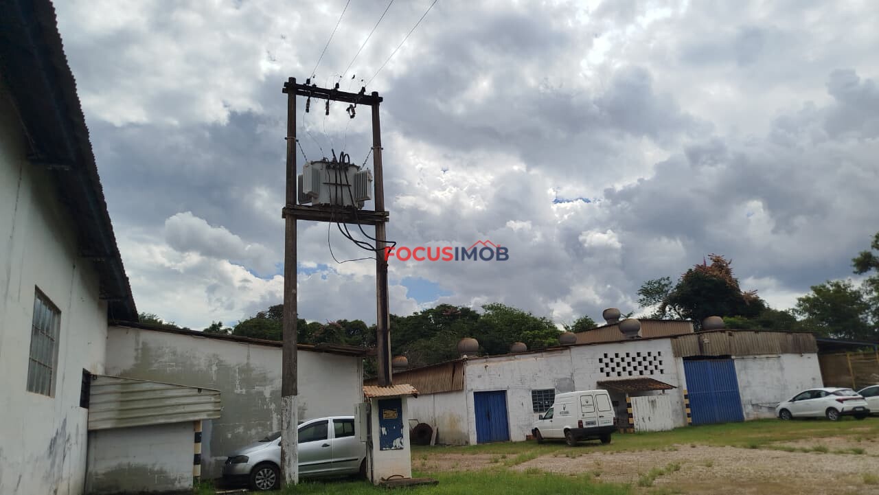 Área Industrial de 11.000 m² com Galpão de 3.000 m² à Venda