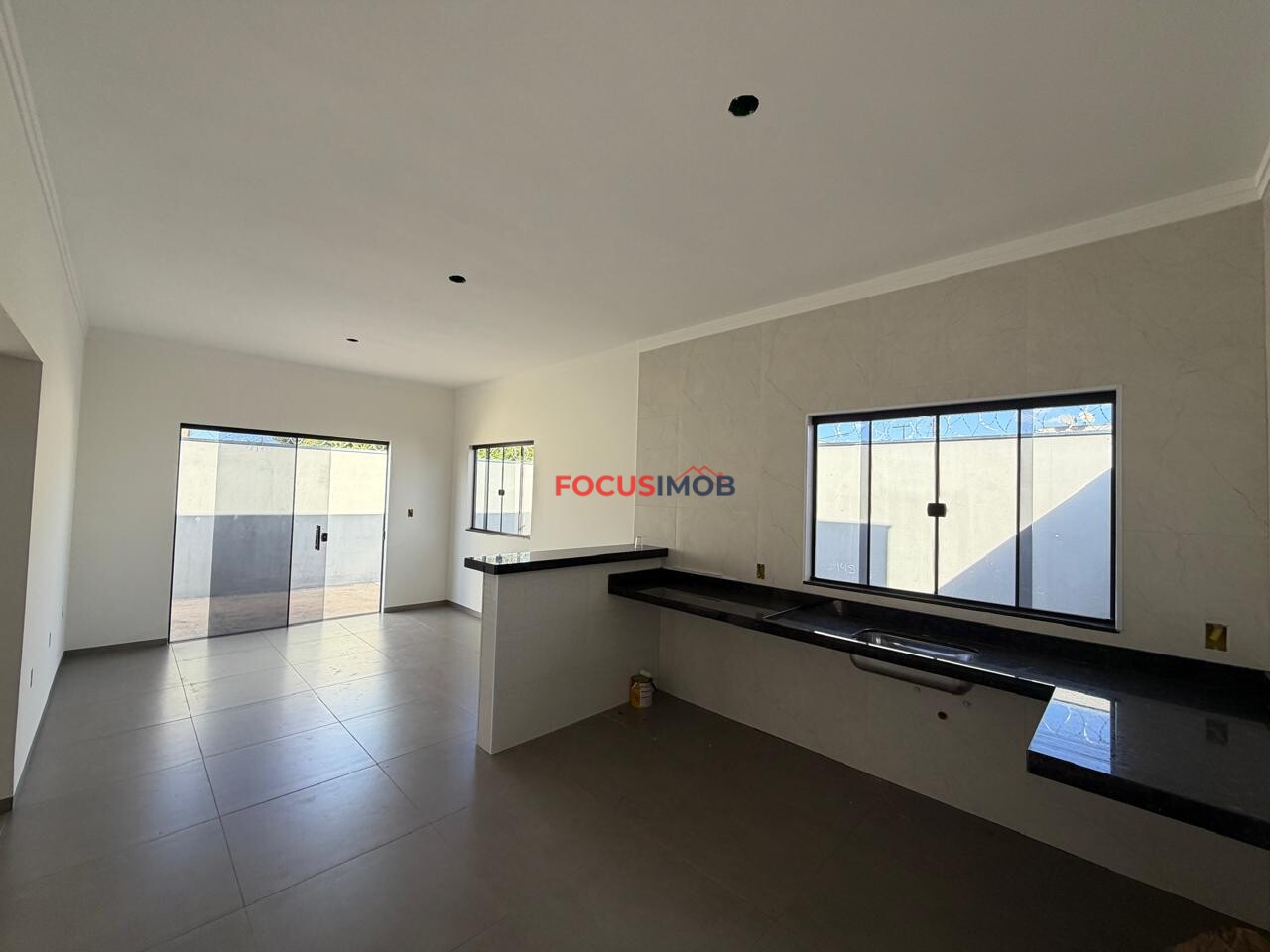 🏡 Casa Nova com Quintal Amplo e Excelente Aproveitamento de Espaço – R$ 330.000,00