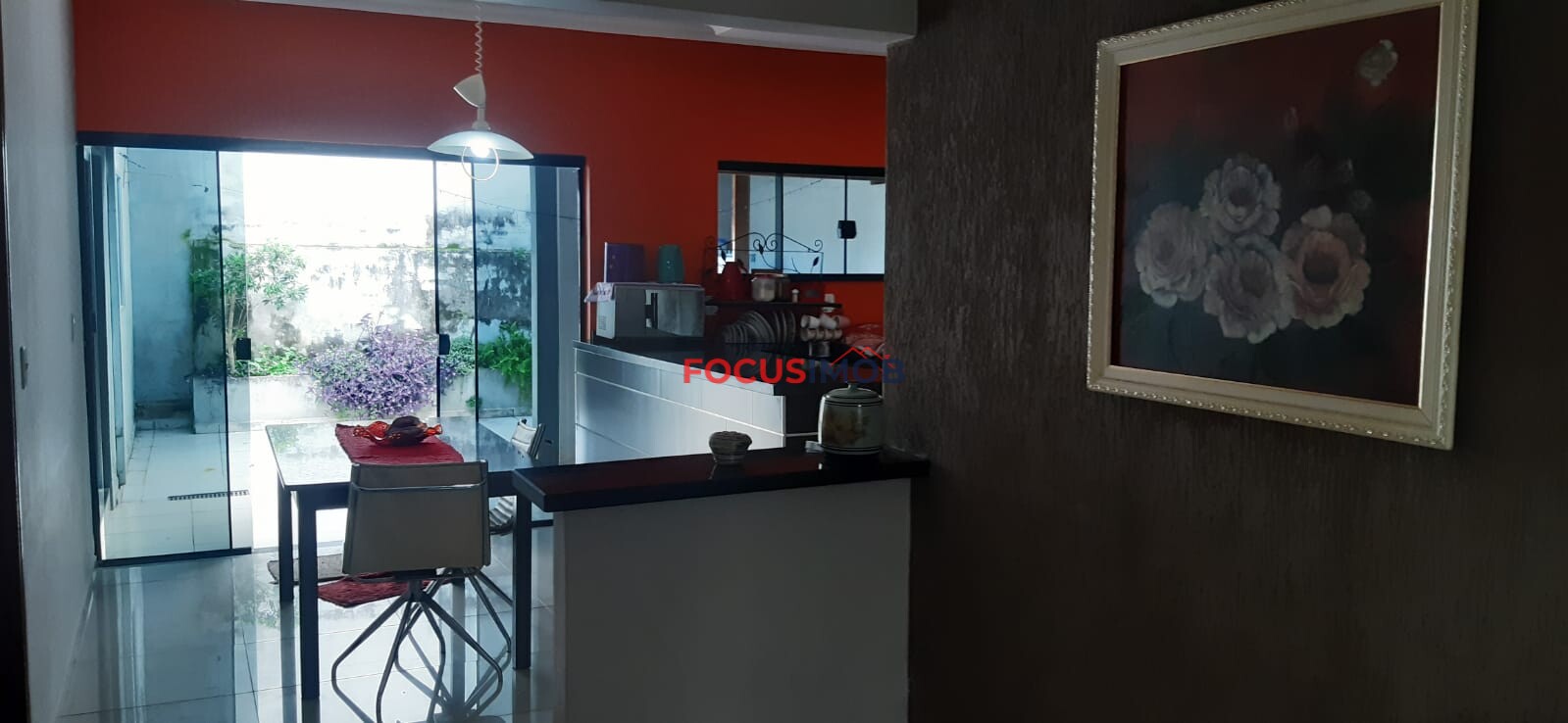 Casa em Condomínio com Suíte, Closet e Planejados – Excelente Localização!