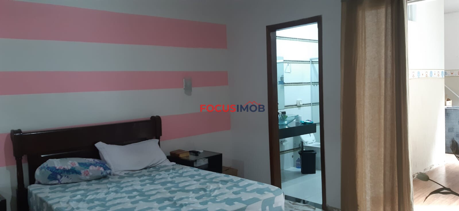 Casa em Condomínio com Suíte, Closet e Planejados – Excelente Localização!