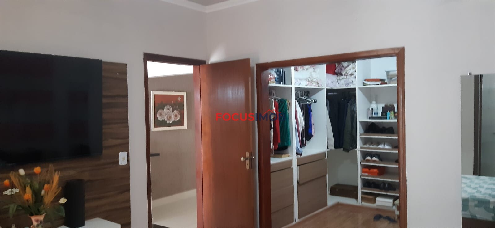 Casa em Condomínio com Suíte, Closet e Planejados – Excelente Localização!