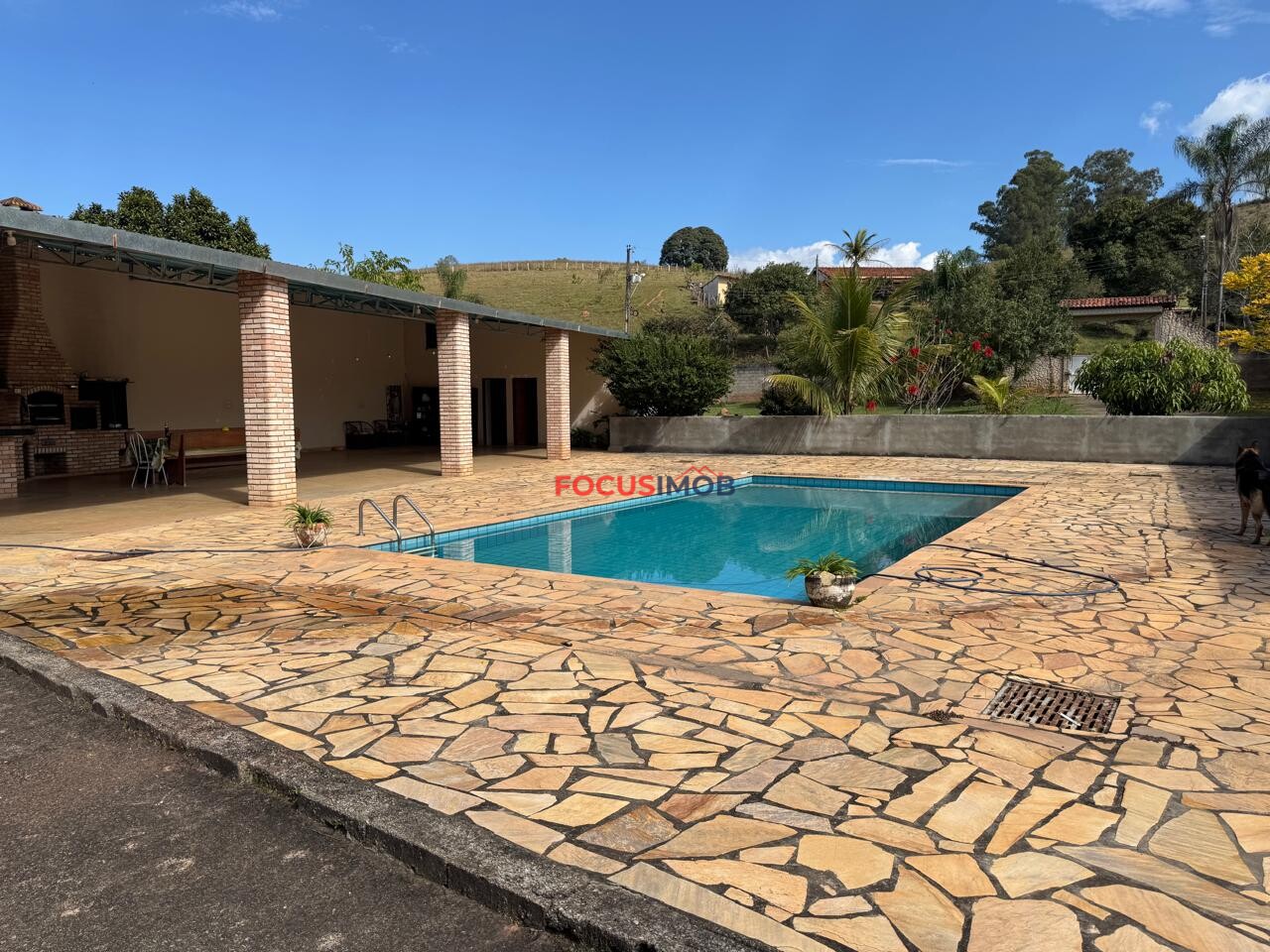 🌿 Chácara Completa em Monte Sião/MG – 1.500 m² com Piscina, Campo e Área de Lazer | R$ 550.000