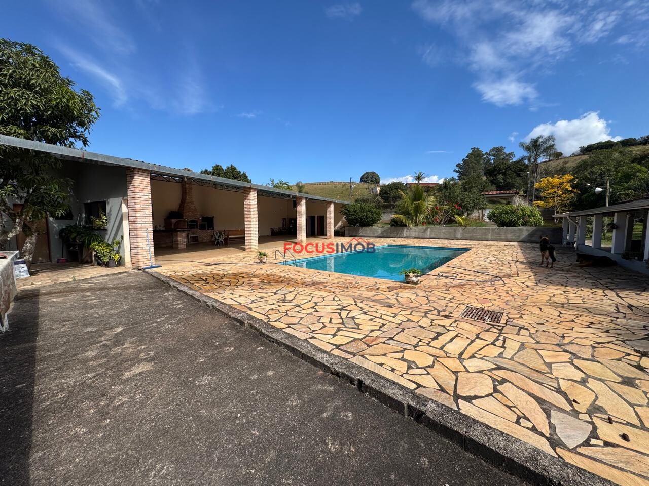🌿 Chácara Completa em Monte Sião/MG – 1.500 m² com Piscina, Campo e Área de Lazer | R$ 550.000
