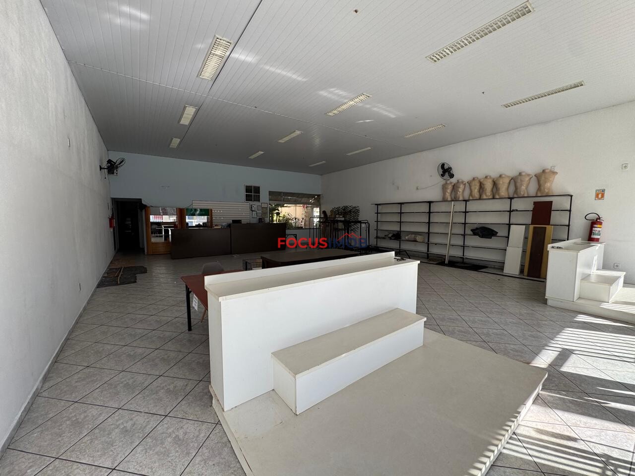 Salão Comercial de 140 m² com Mezanino na Avenida Londrina – Ypê II – Mogi Guaçu