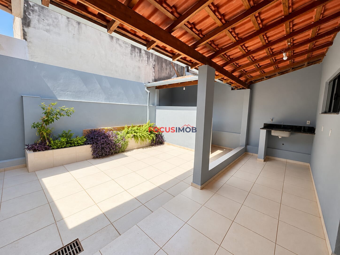 Casa para Locação no Condomínio Aroeiras – 3 Quartos | R$ 1.900,00